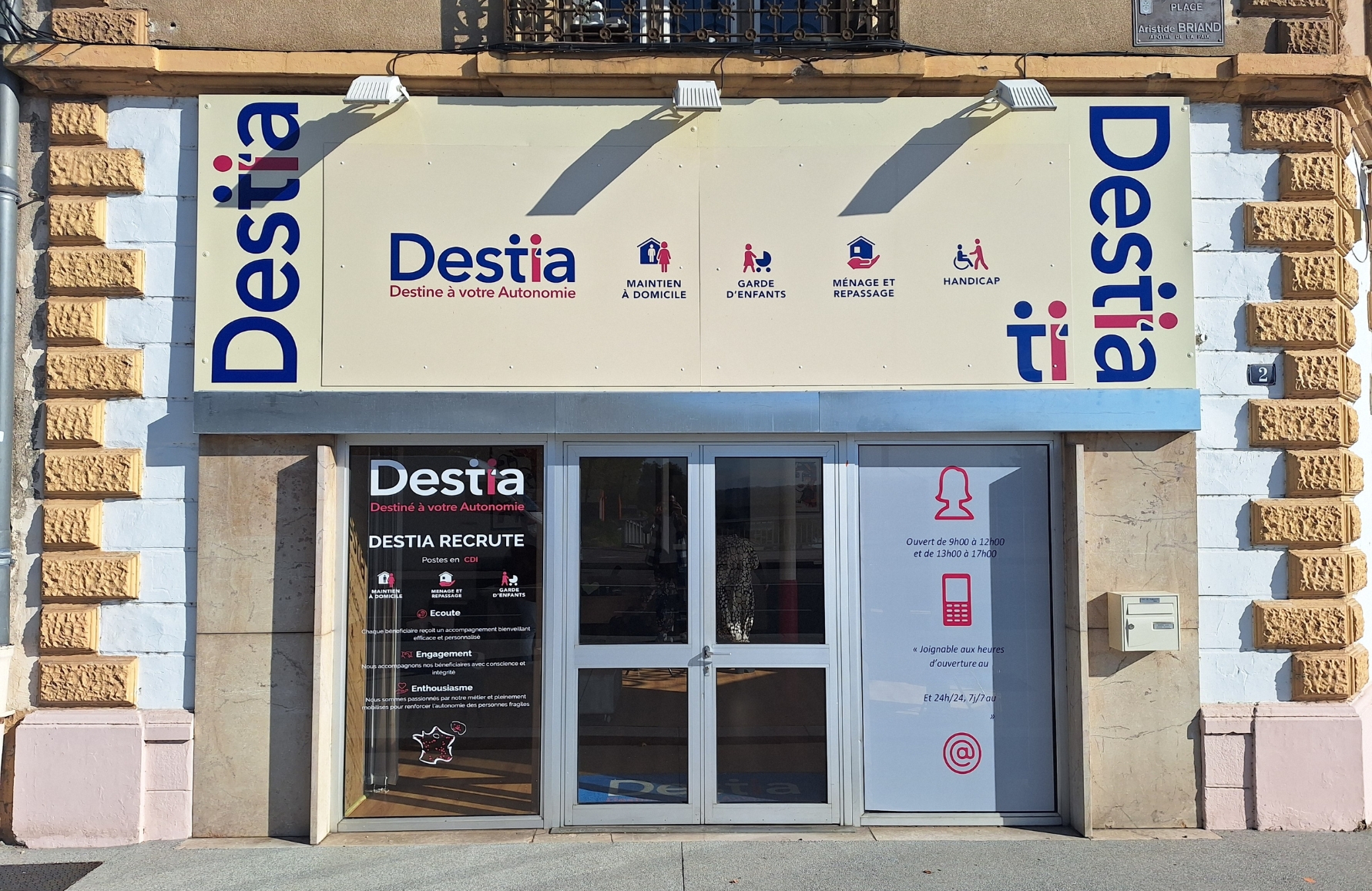 Destia Roanne