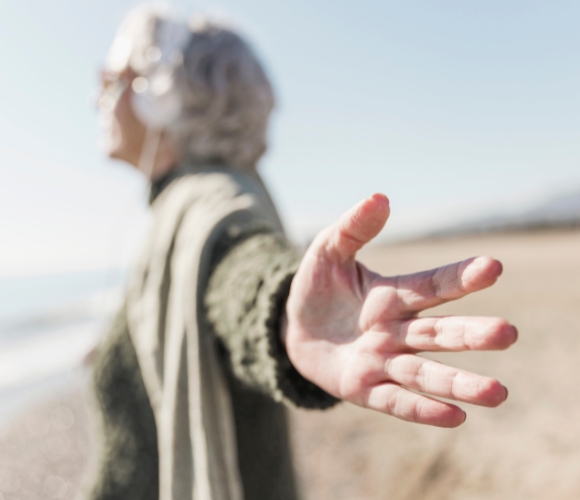 Comment accompagner une personne en fin de vie à domicile ? Bannière Mobile